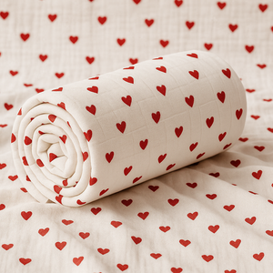 Kırmızı Kalpli Müslin Örtü
